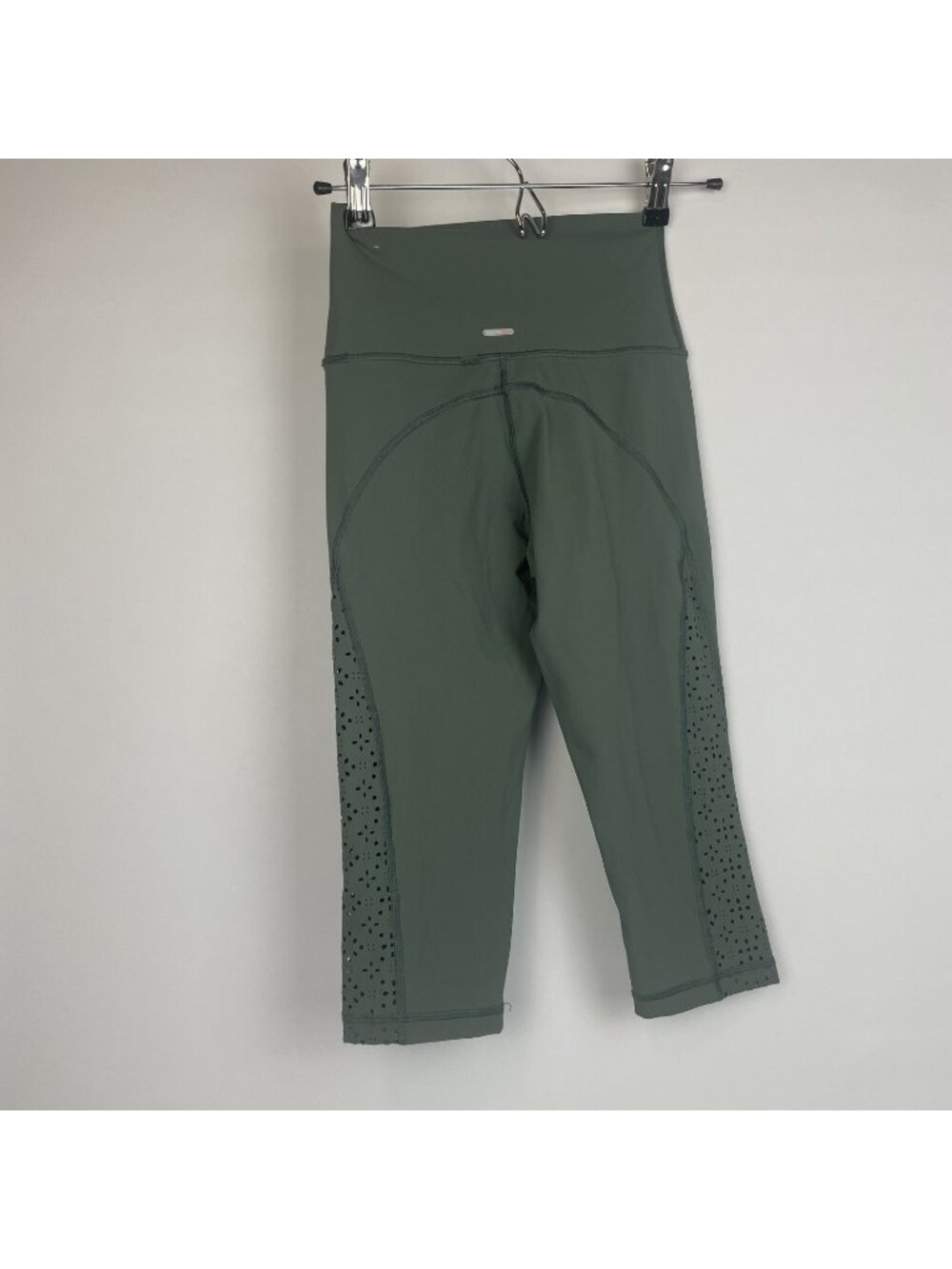 Aerie Women’s Green Gray Chill Play Move Capri Leggings Mid Rise Small